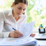 découvrez comment valider vos 8 trimestres par enfant pour la retraite grâce à notre guide pratique complet. astuces et conseils pour bien préparer votre dossier et optimiser vos droits.