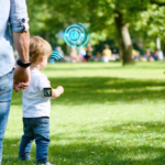 découvrez des méthodes fiables et sécurisées pour suivre la localisation de votre enfant sans utiliser de smartphone, grâce à des solutions alternatives adaptées et faciles à mettre en place.